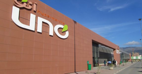 09 magasins UNO
